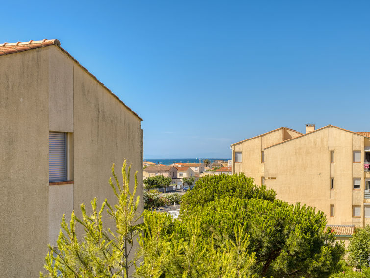 Les Pins Apartment in Narbonne
