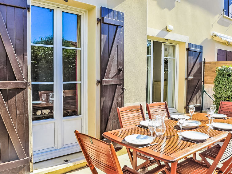 Search and Stay destination Narbonne, Occitanie - France from AU$ 237. Les Grandes Bleues 3
