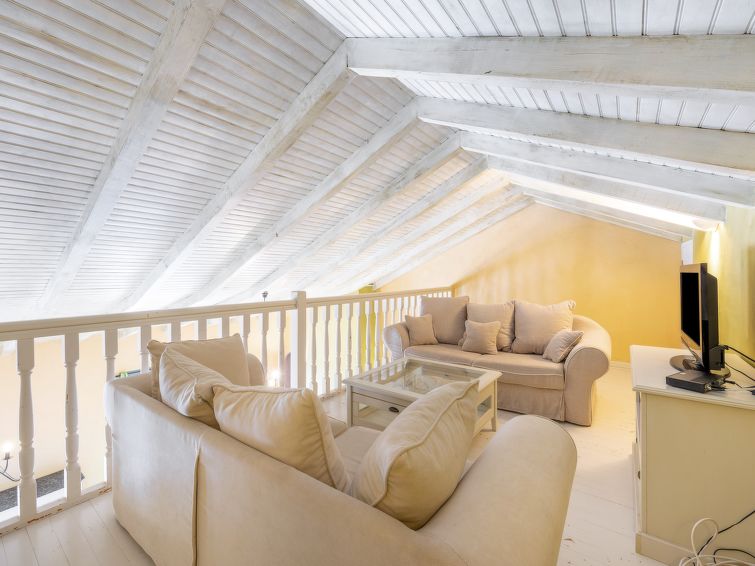 Search and Stay destination Narbonne, Occitanie - France from AU$ 205. Les Vendanges