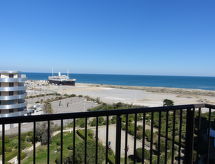 4-persoons appartement met zeezicht direct aan het strand in Le Barcarès - thumbnail 6