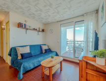 4-persoons appartement met zeezicht direct aan het strand in Le Barcarès - thumbnail 3