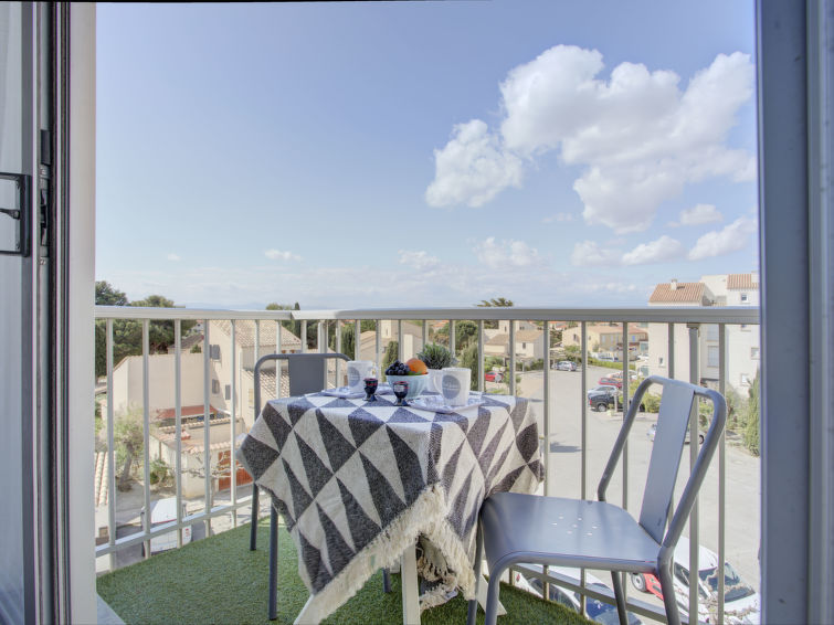 4-persoons appartement met bergzicht aan het strand in Le Barcarès in Le Barcarès
