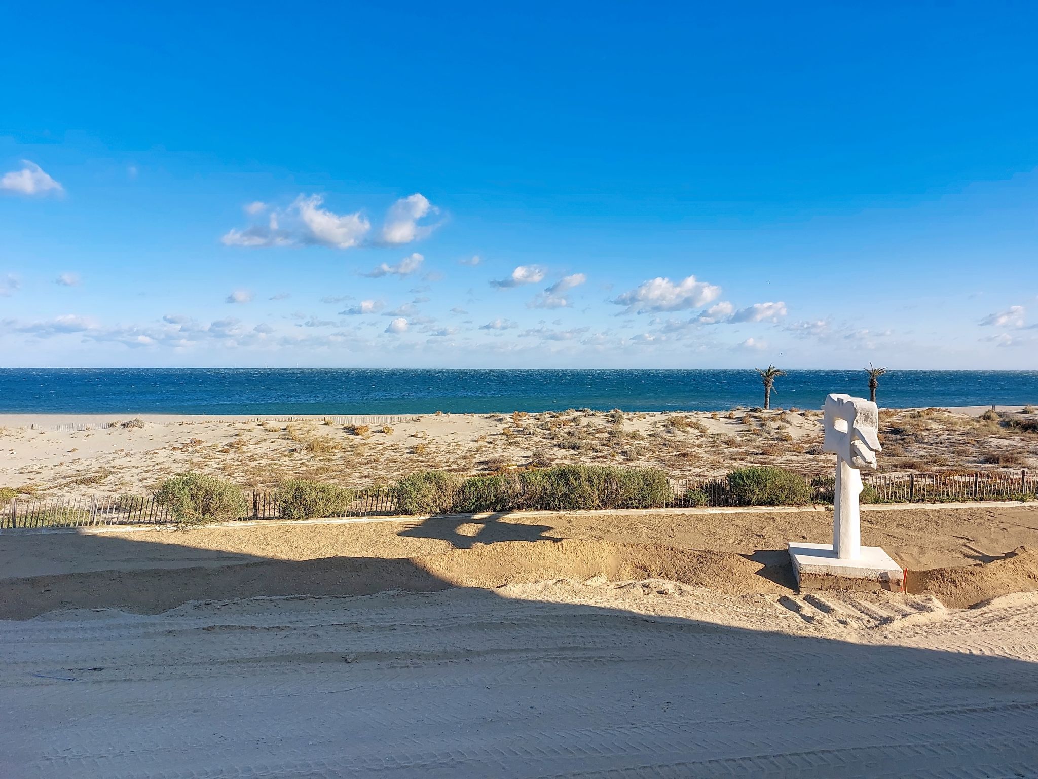 Front de Mer-Outside