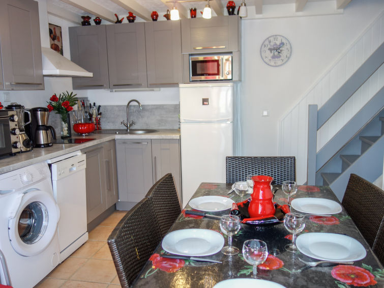 Search and Stay destination Le Barcarès, Occitanie - France from AU$ 130. Les Amandines