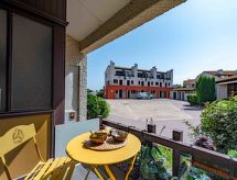 Vakantieappartement Sombrero aan het meer van Le Barcarès met zwembad - thumbnail 1