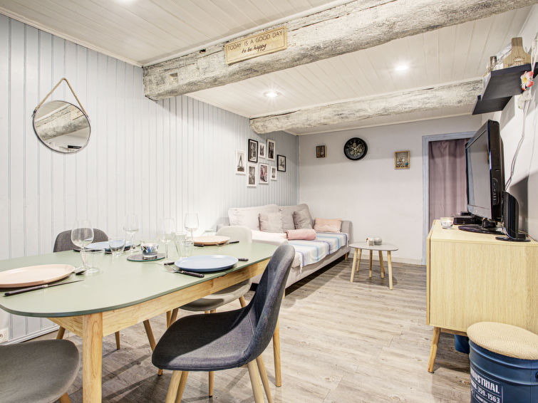 Search and Stay destination Saint-Hippolyte, Occitanie - France from AU$ 223. La Salanquaise