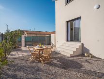 Luxe nieuwbouw woning op 300 meter van het strand in Sainte Marie la Mer - thumbnail 1