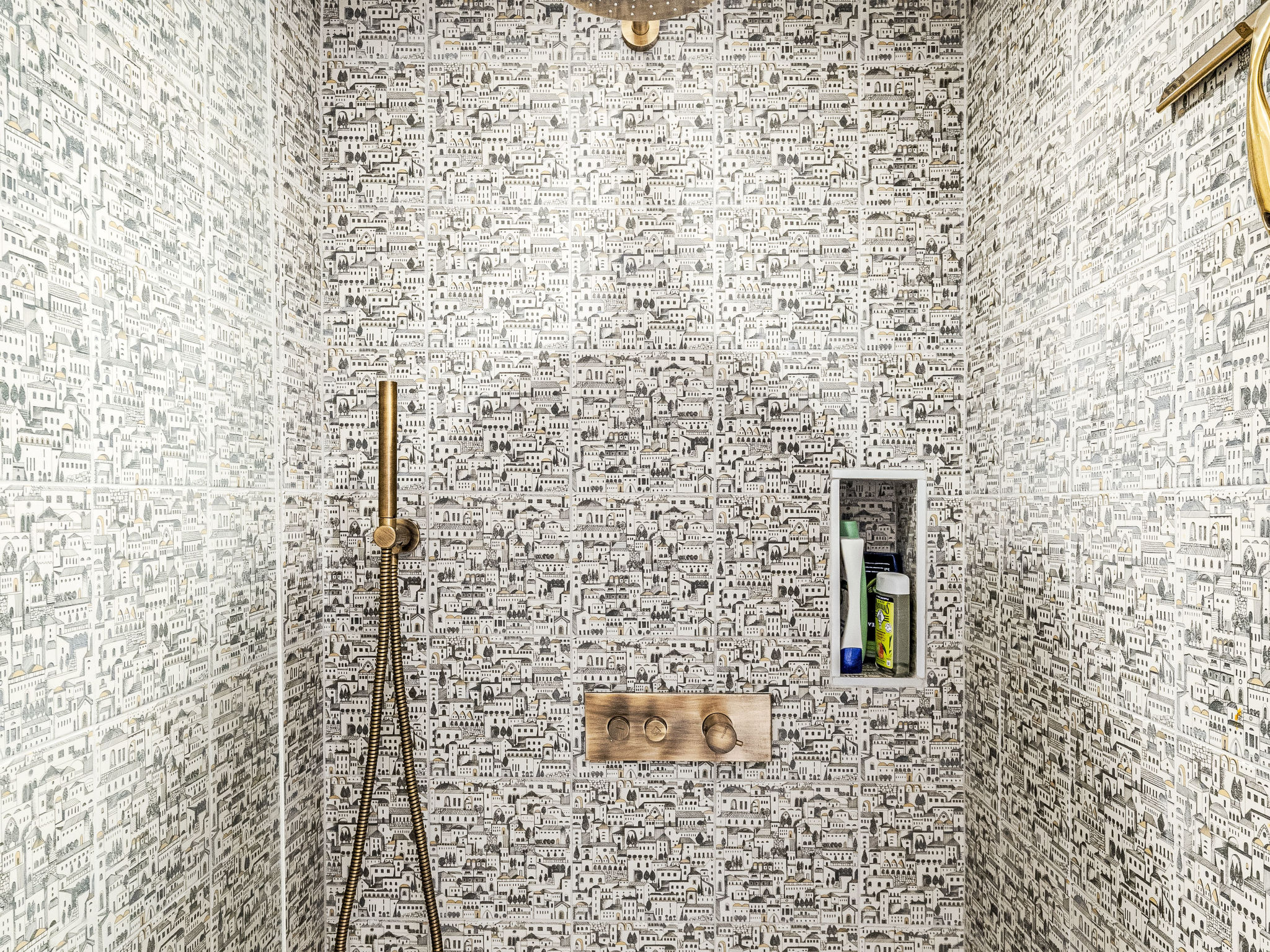 The Olive Retreat - Binnen