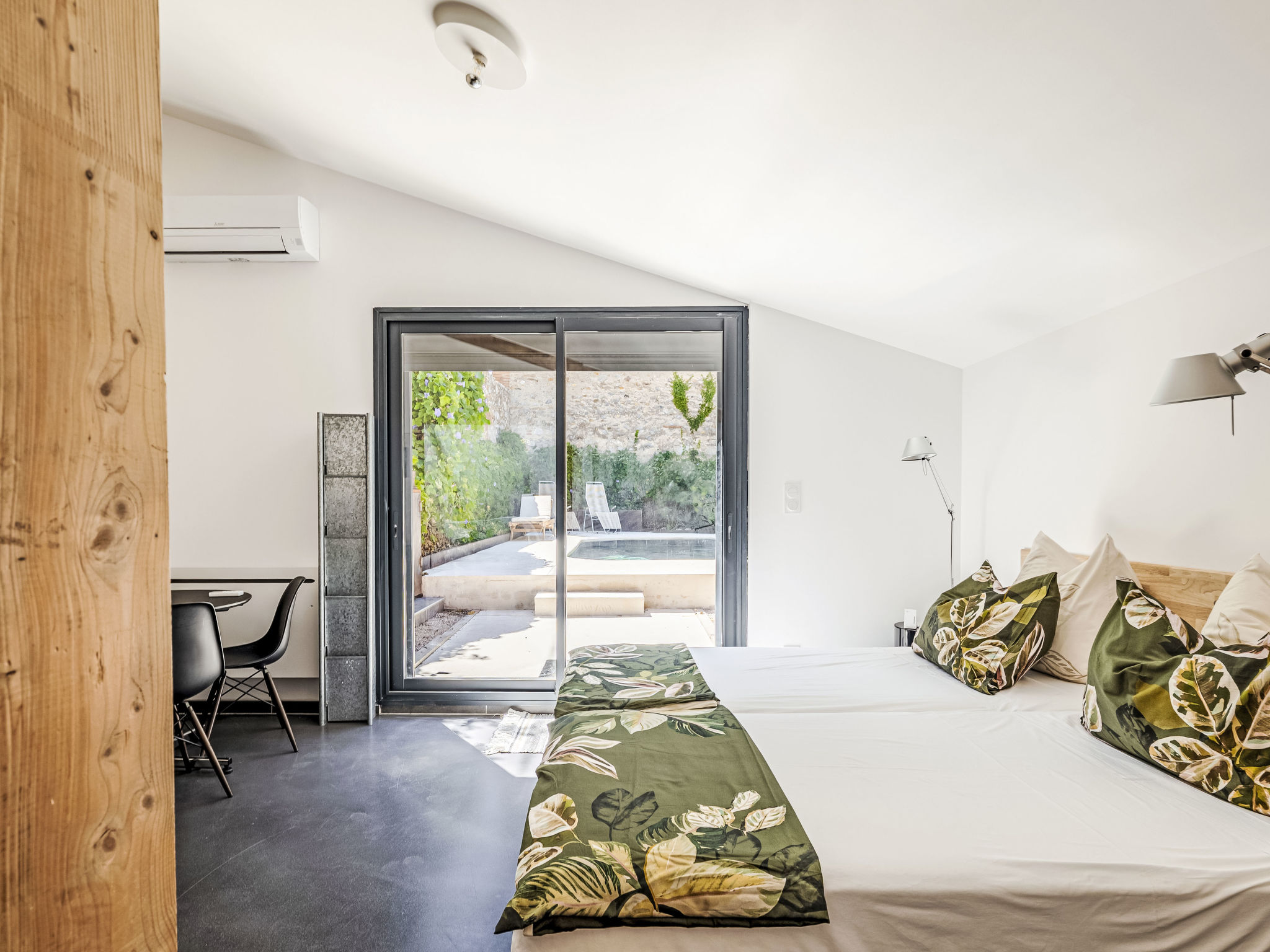 The Olive Retreat - Binnen