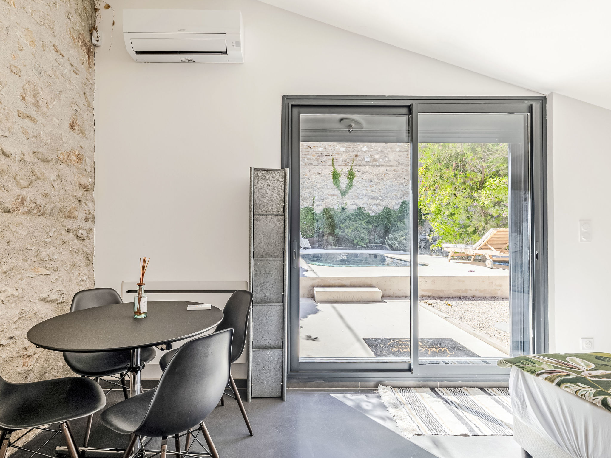 The Olive Retreat - Binnen