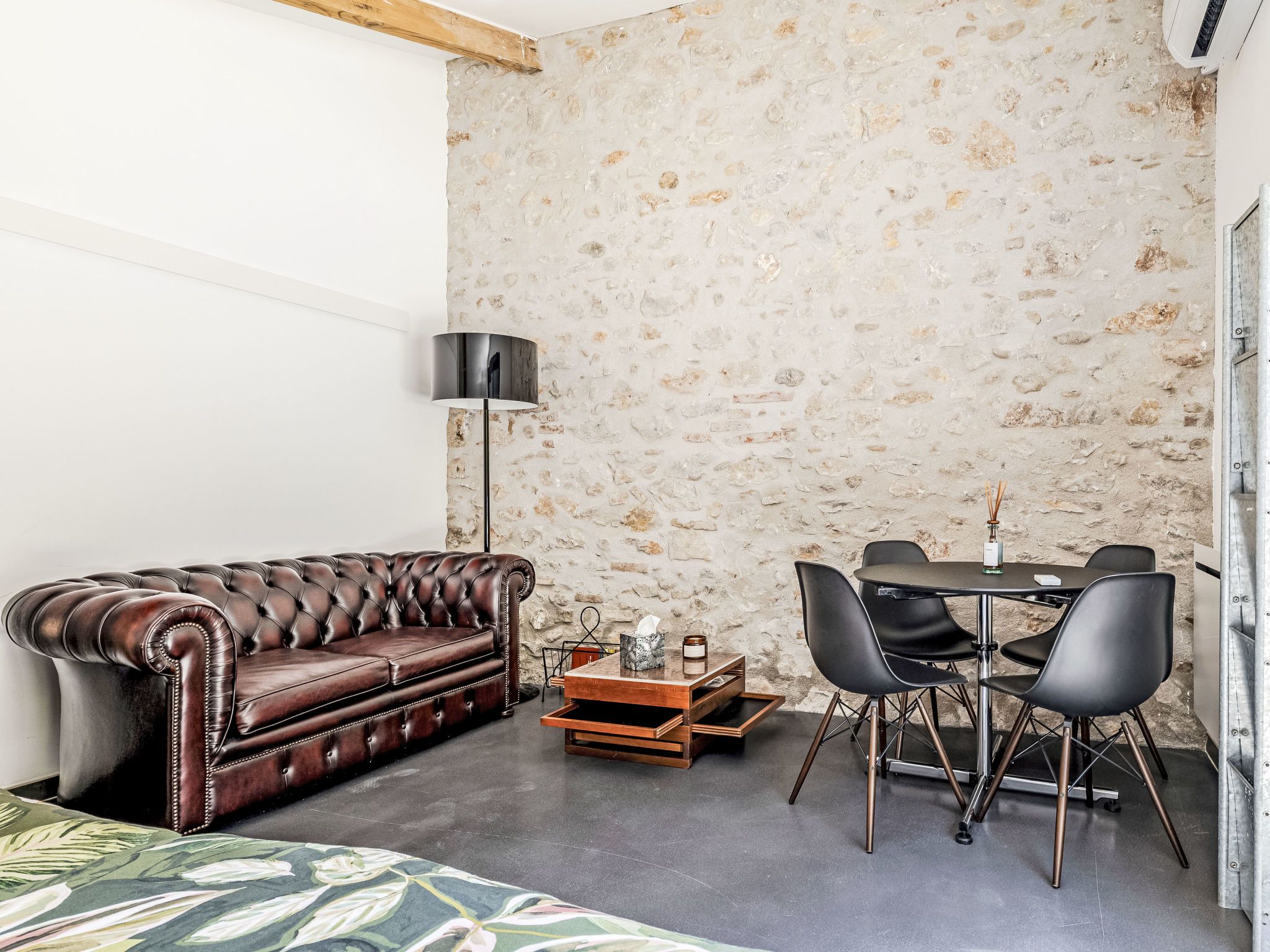 The Olive Retreat - Binnen