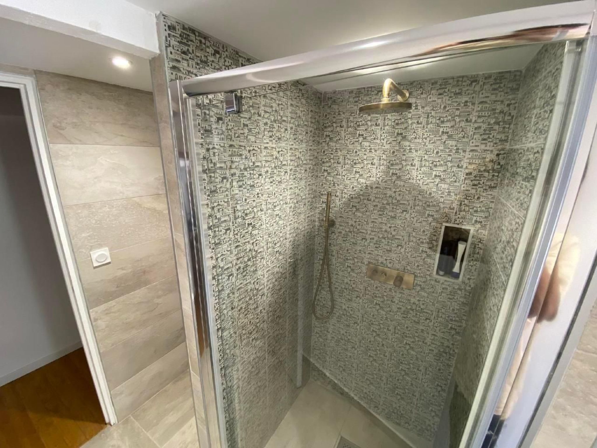 The Olive Retreat-Binnen