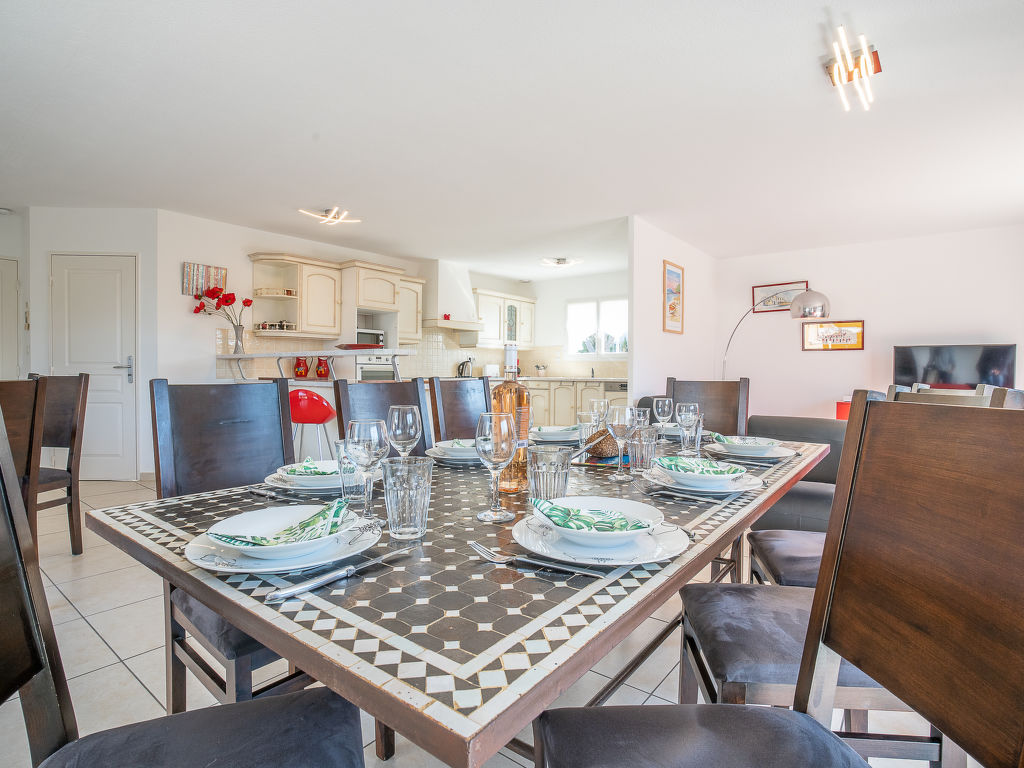 Les Villas de l'Etang — Kitchen / Dining Room