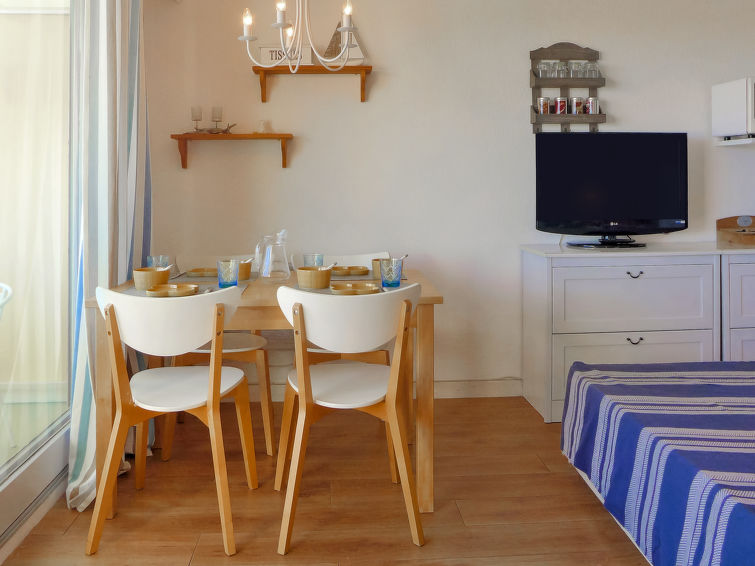 Search and Stay, undefined in undefined. Gallery position 2