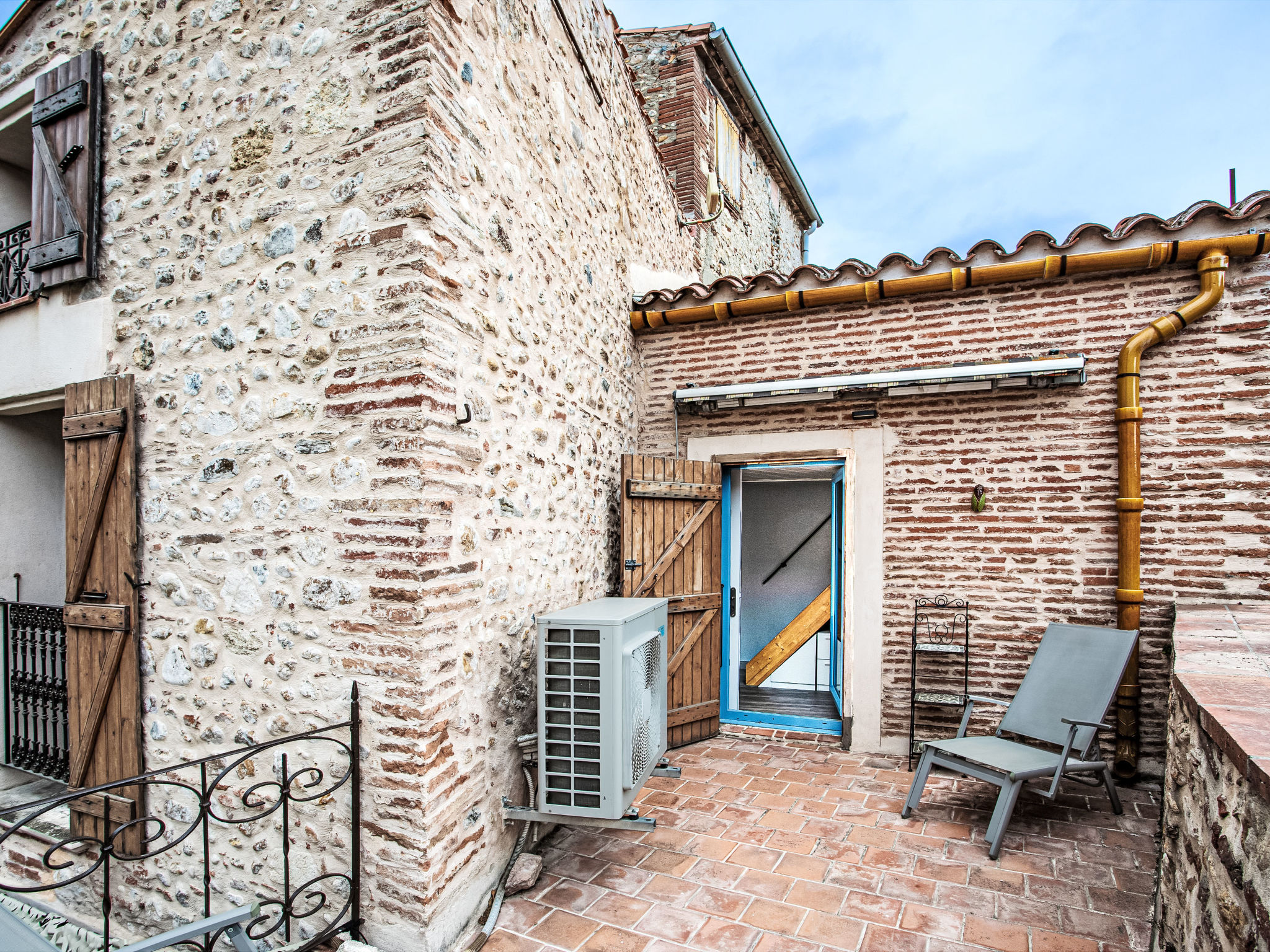 Tour Carrée-Buiten