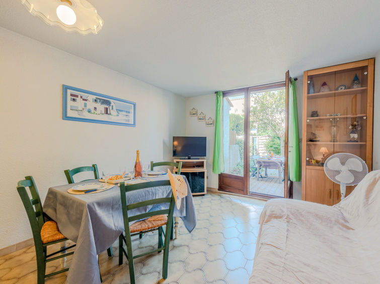 Search and Stay destination Saint-Cyprien, Occitanie - France from AU$ 167. Les Dauphins