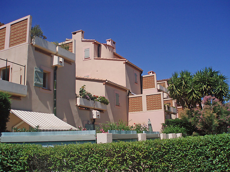 Les Terrasses Fleuries Apartment in Saint Cyprien