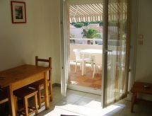 Zonnig appartement aan zee met zwembad en zeezicht in Saint Cyprien - thumbnail 2