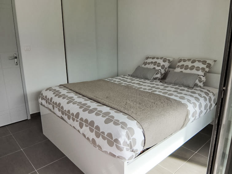 Search and Stay destination Saint-Cyprien, Occitanie - France from AU$ 212. Le Golf Clair