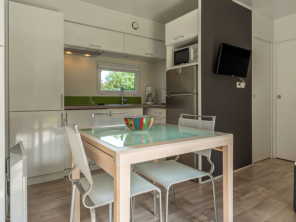 Le Mediterranée — Kitchen / Dining Room
