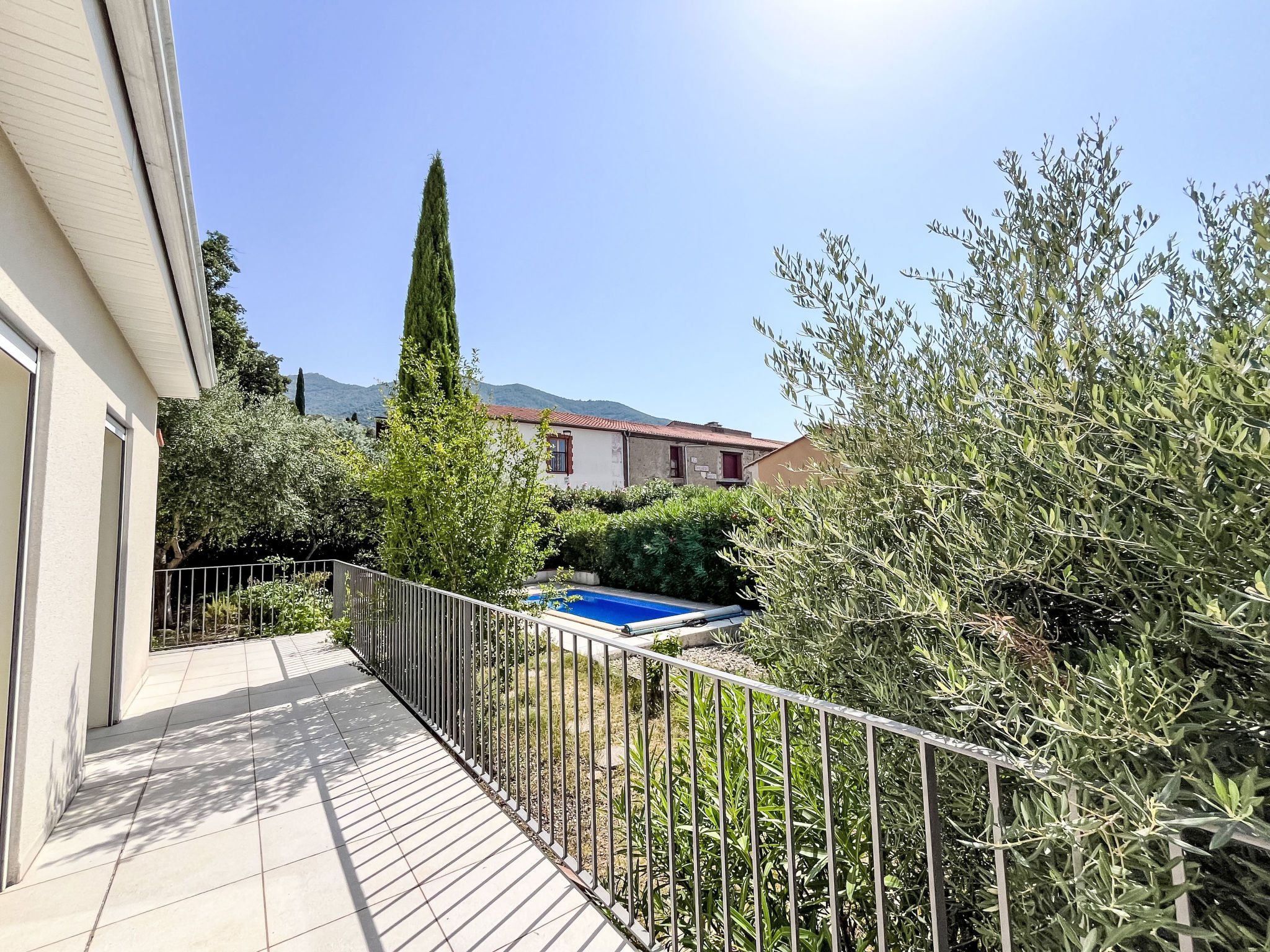 Villa Montes-Outside