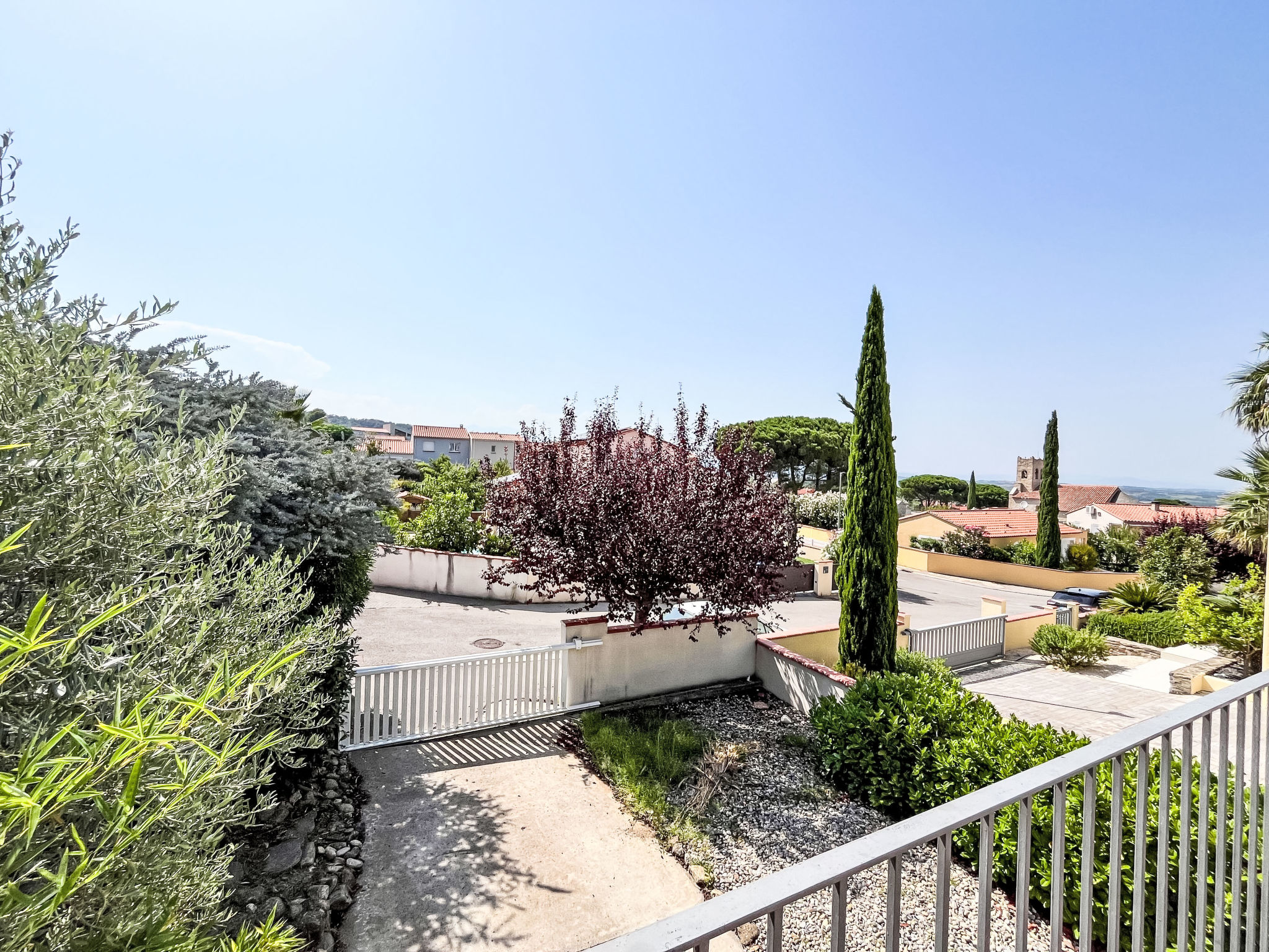 Villa Montes-Outside