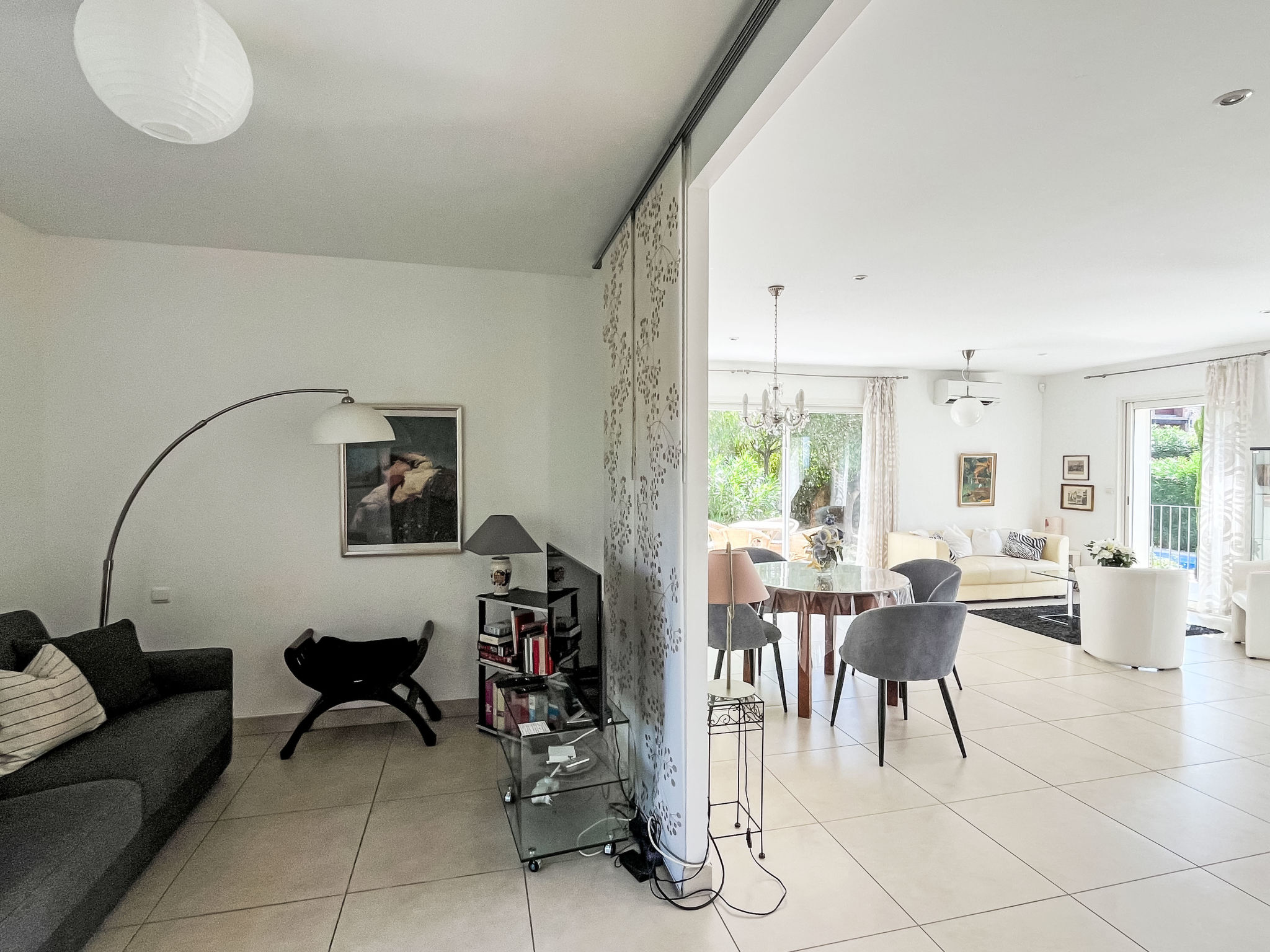 Villa Montes-Inside