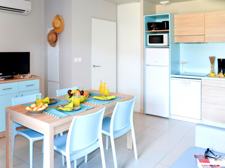 Search and Stay destination Marseillan, Occitanie - France from AU$ 118. La Grenadine
