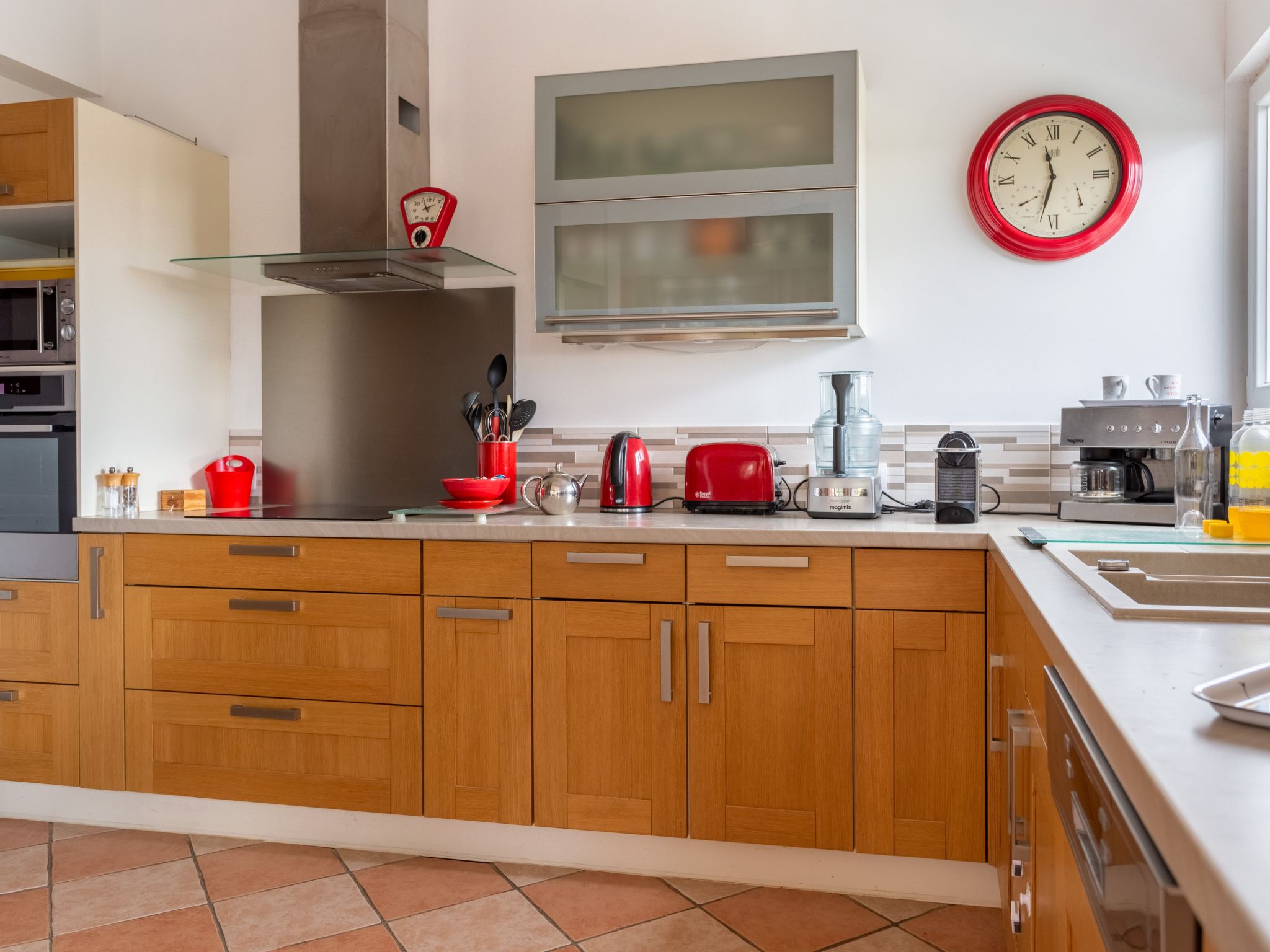 Villa Akwaba – Cuisine et coin repas, photo 9 sur 21