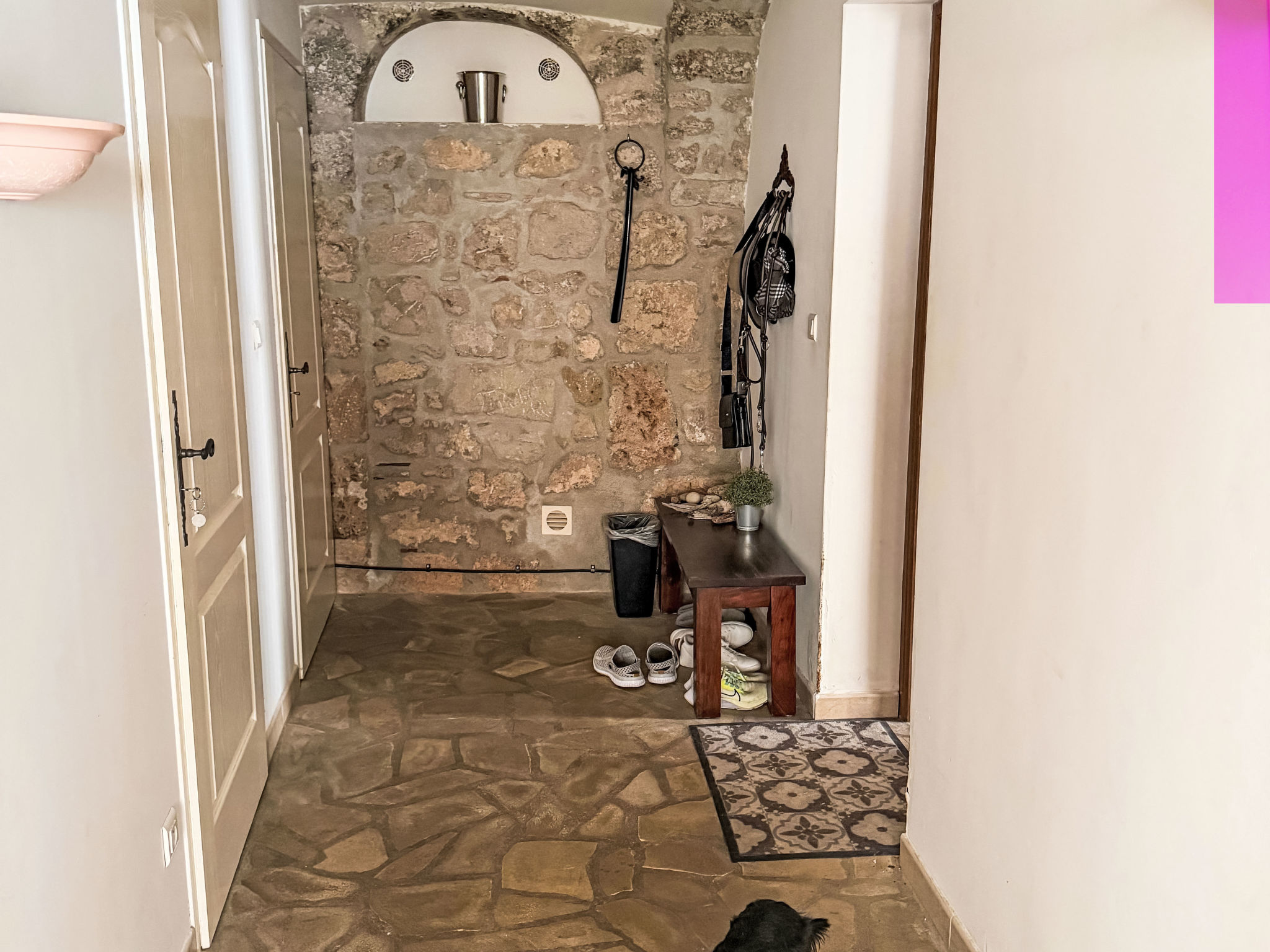 Petit Chalet - Inside
