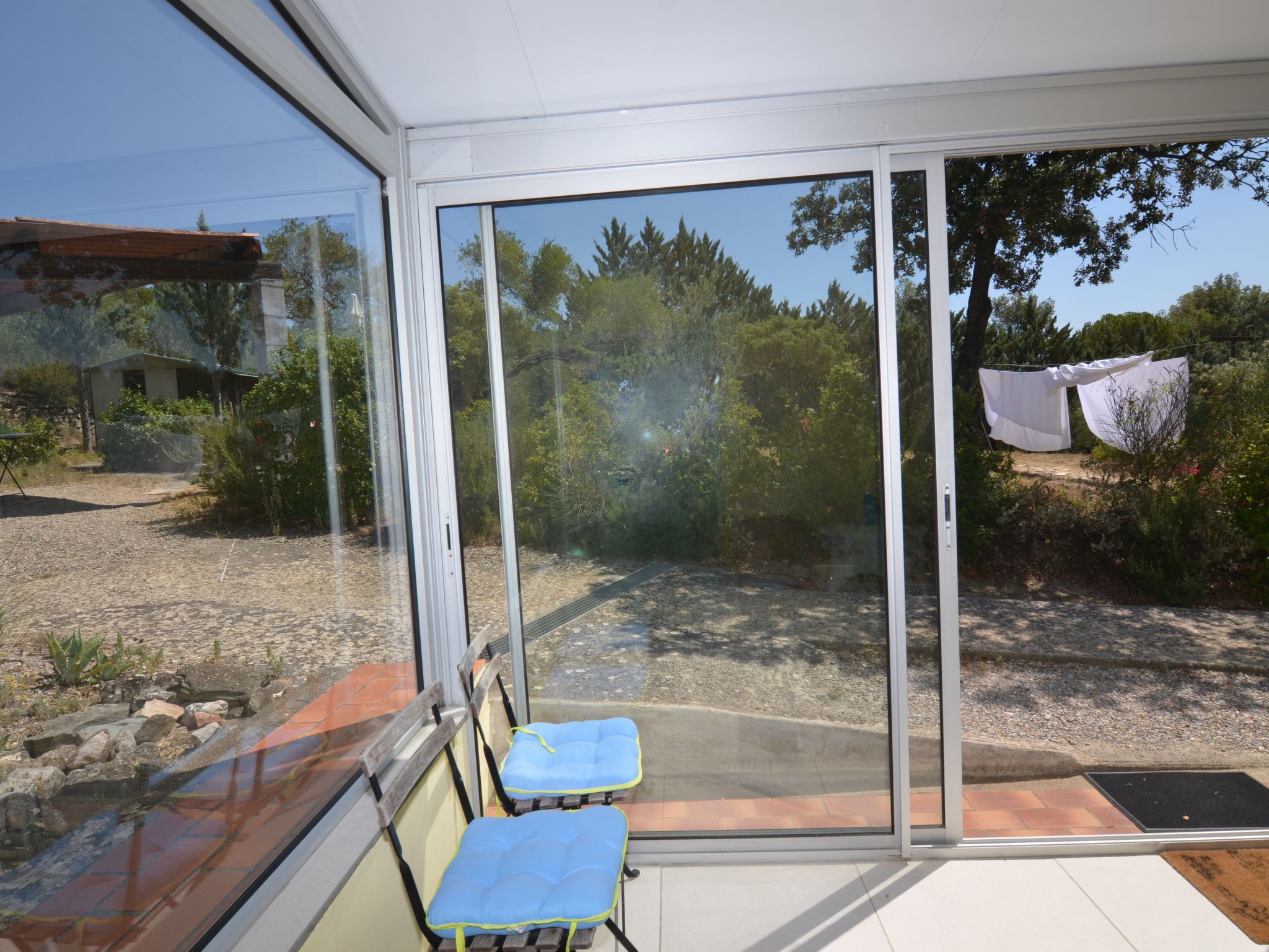 Die kleine Zikade-Dedans