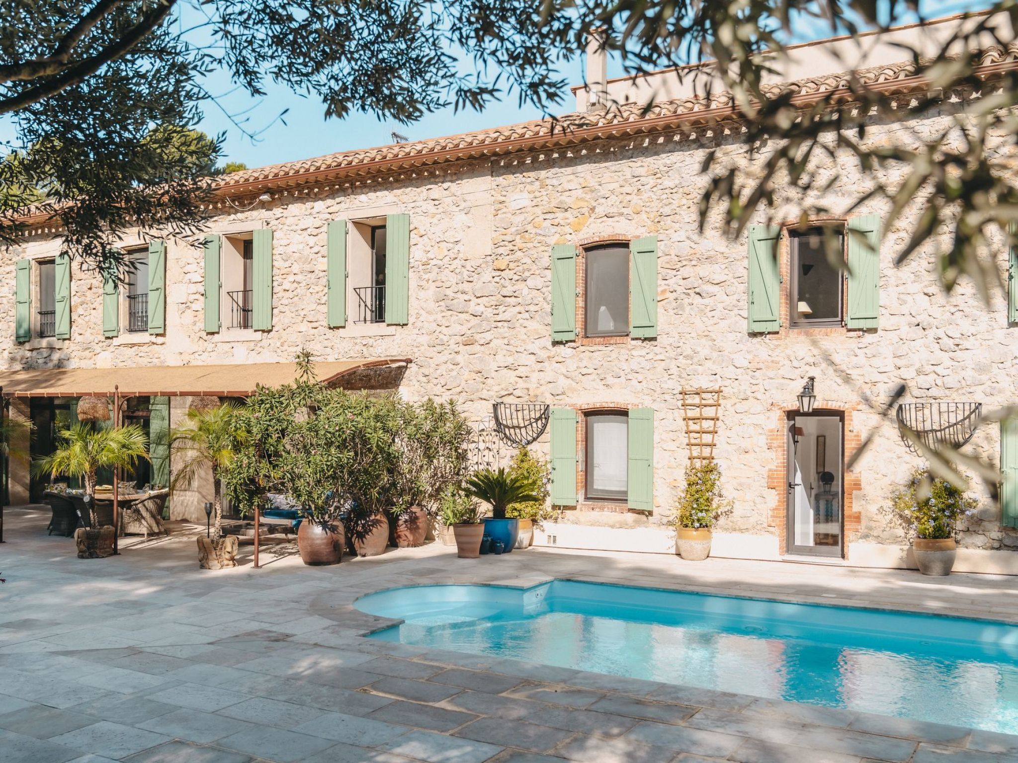 Charmante Ferienwohnung mit Terrasse und Pool