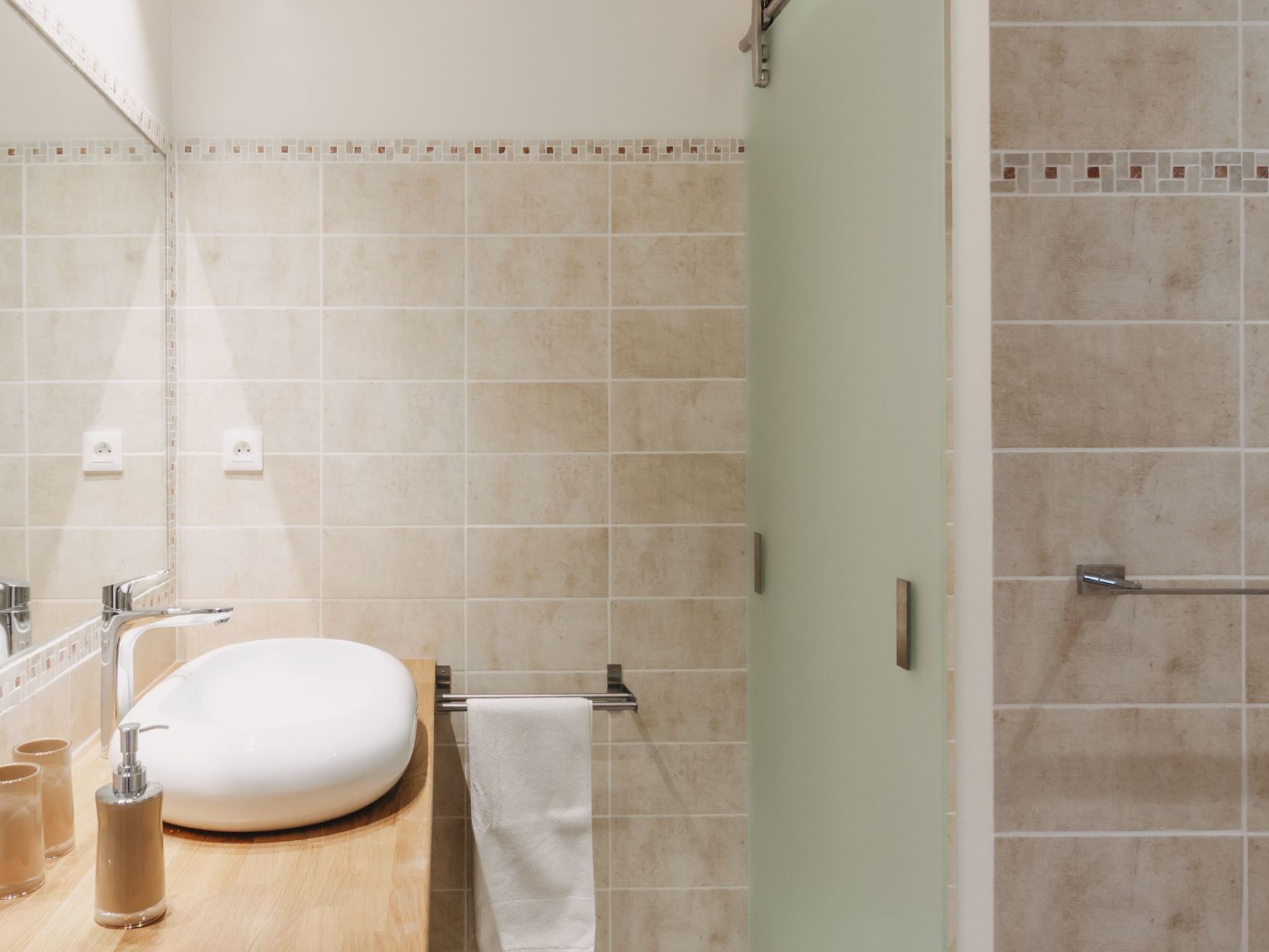 Mit Blick auf das Wasser