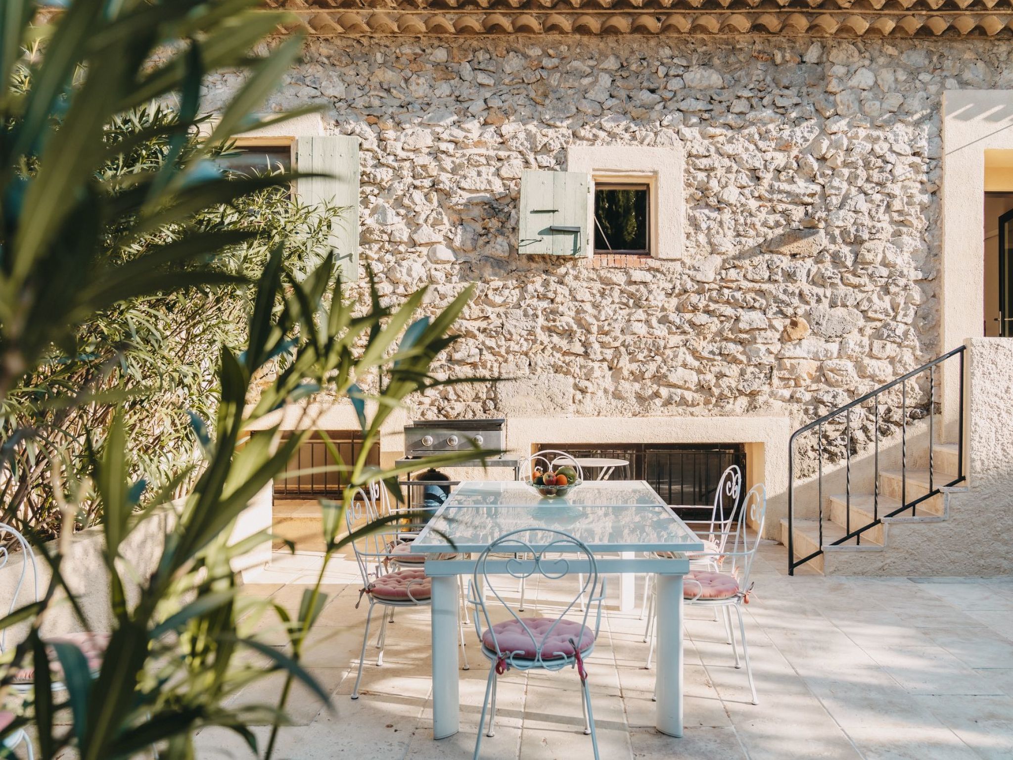 Mit Blick auf das Wasser-Draußen