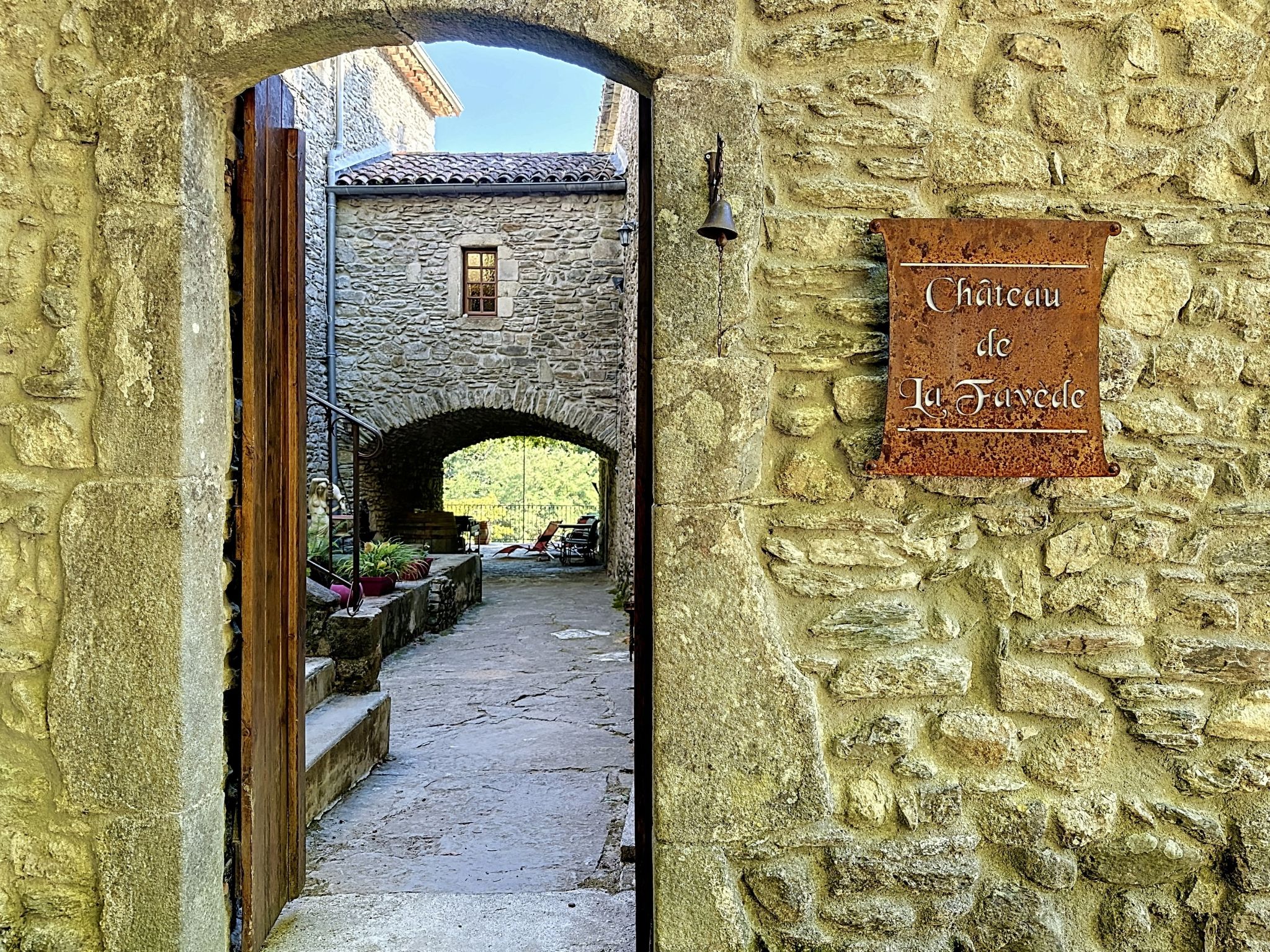 Chateau de la Favède - Buiten