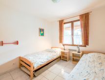 Ruime vakantiewoning voor 10 personen met omheinde tuin in Salles d'Aude, op 11 km van zee - thumbnail 5