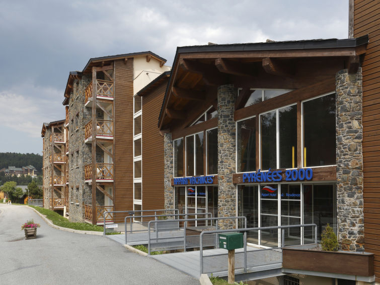 Bergzicht en wellness: ruim appartement in Bolquère op 300m van de piste in Bolquere
