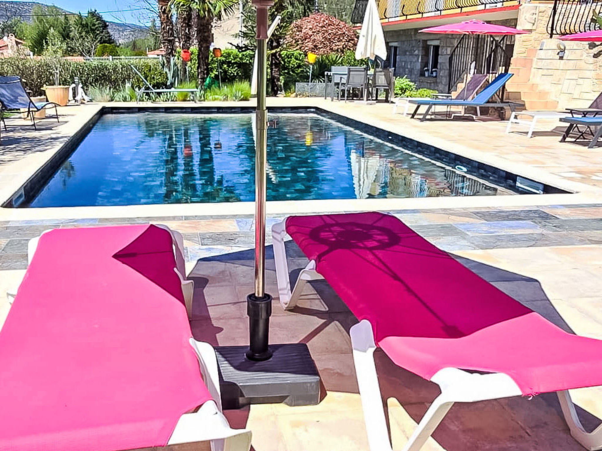 "Villa romaga mit Wallbox - Buiten
