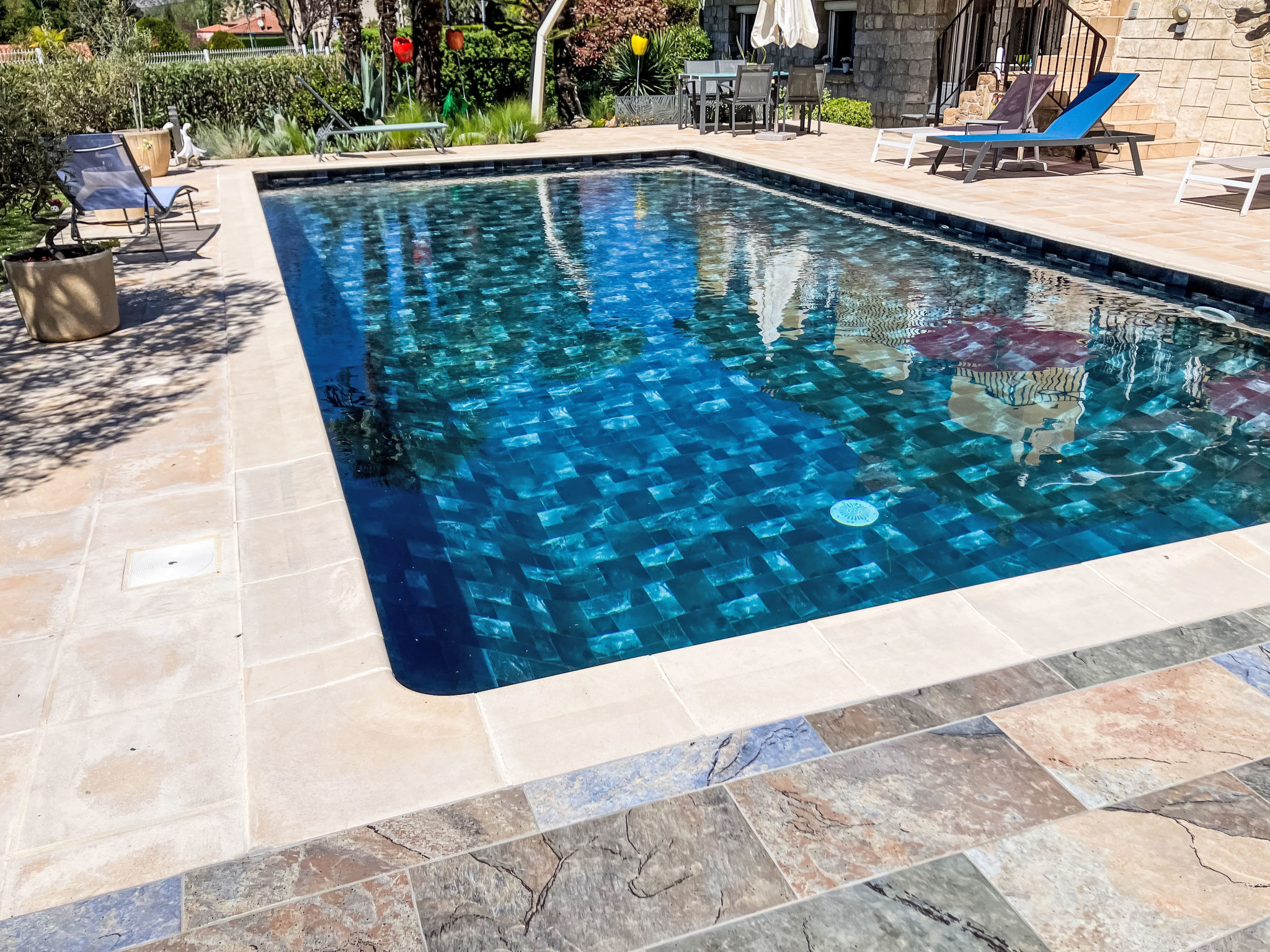 "Villa romaga mit Wallbox - Buiten