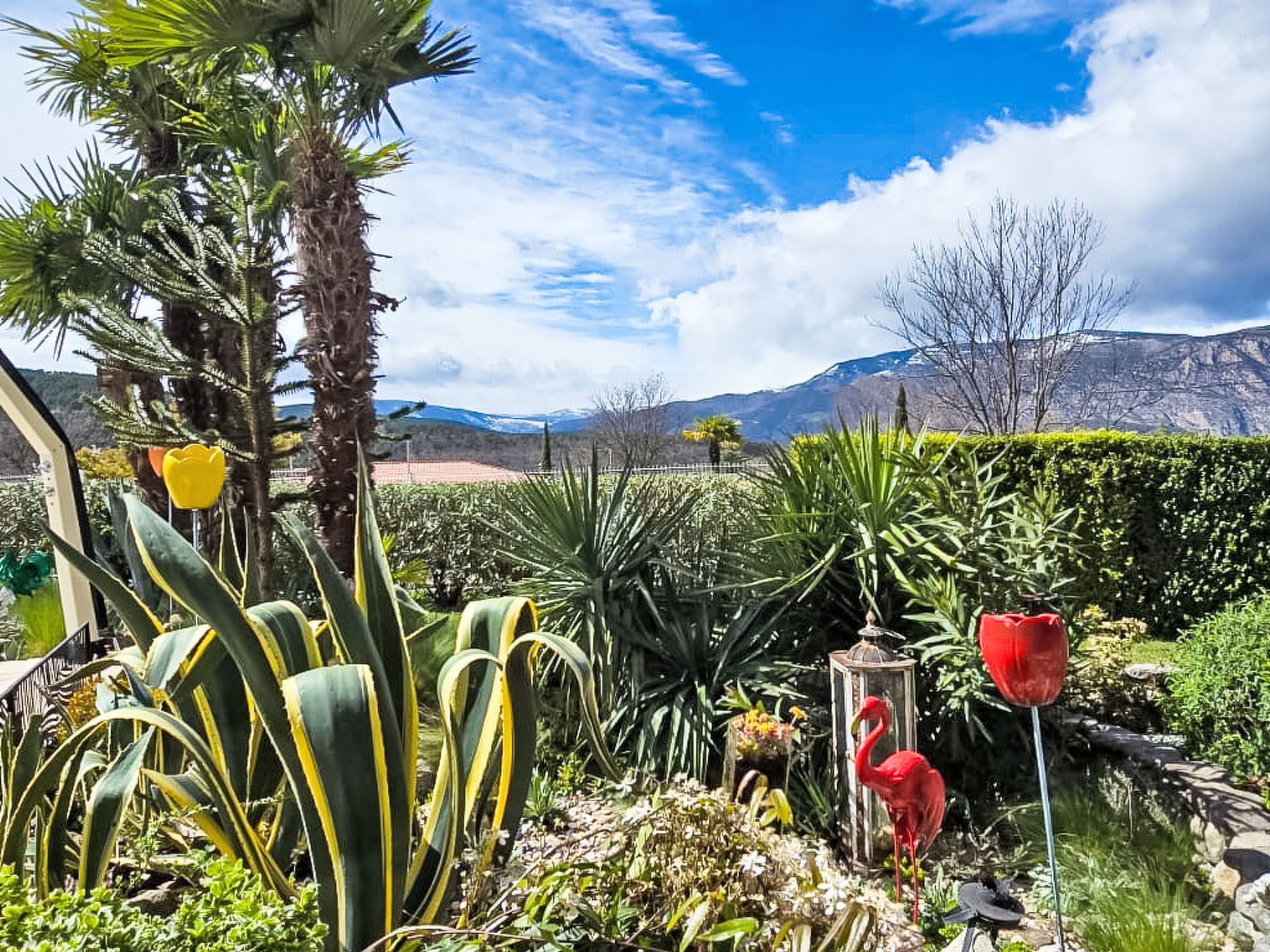 "Villa romaga mit Wallbox - Buiten