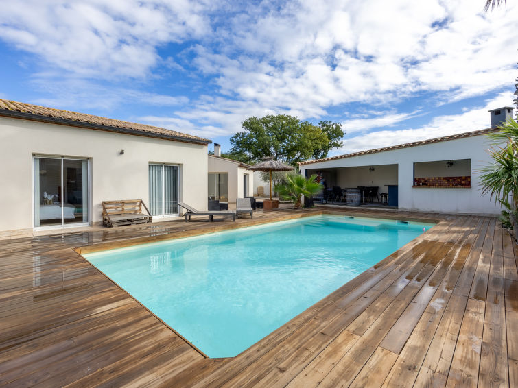 Search and Stay destination Corneilhan, Occitanie - France from AU$ 255. Côté Sud