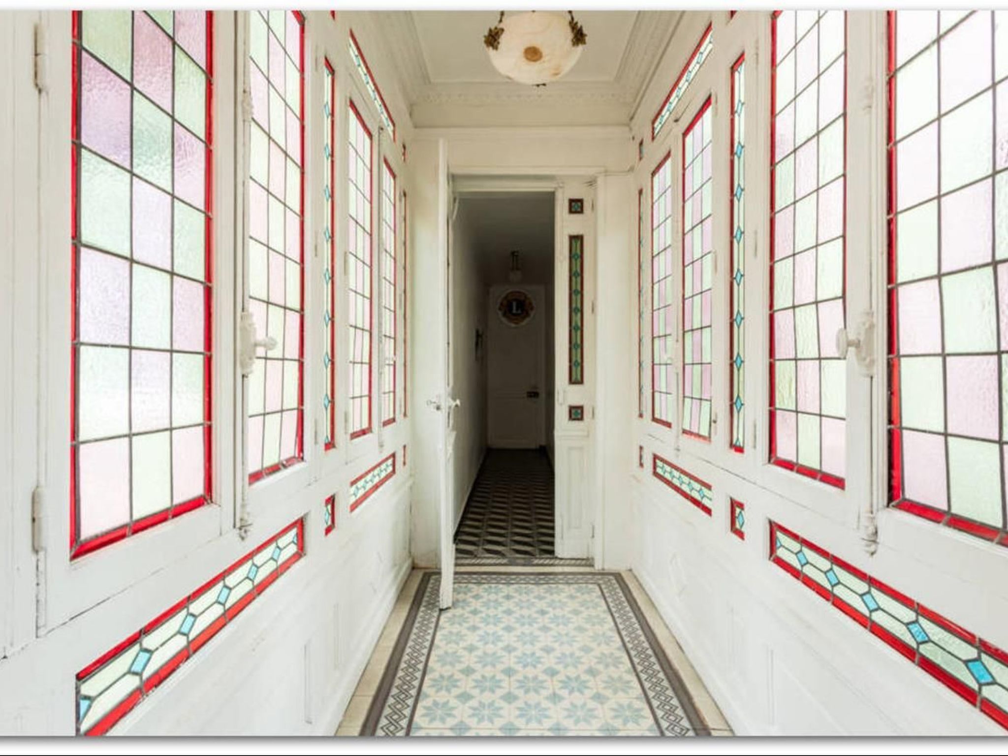 Mit eigenem Parkplatz-Binnen