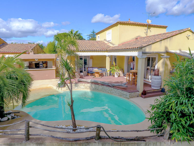 Search and Stay Destinations. Holidays Rentals in Thézan-lès-Béziers, Hérault - Occitanie - France