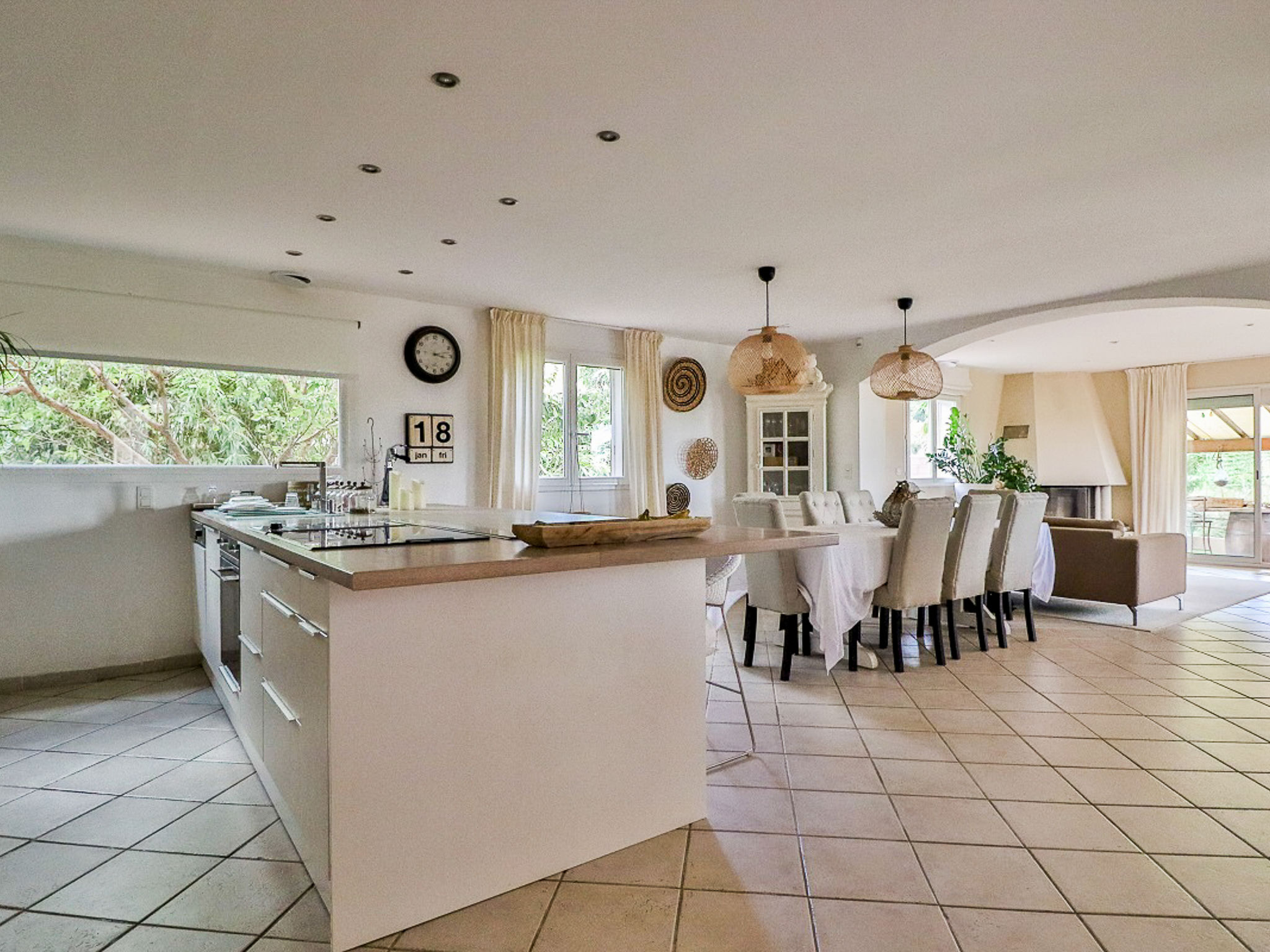 Maison La pinède – Cuisine et coin repas, photo 7 sur 20