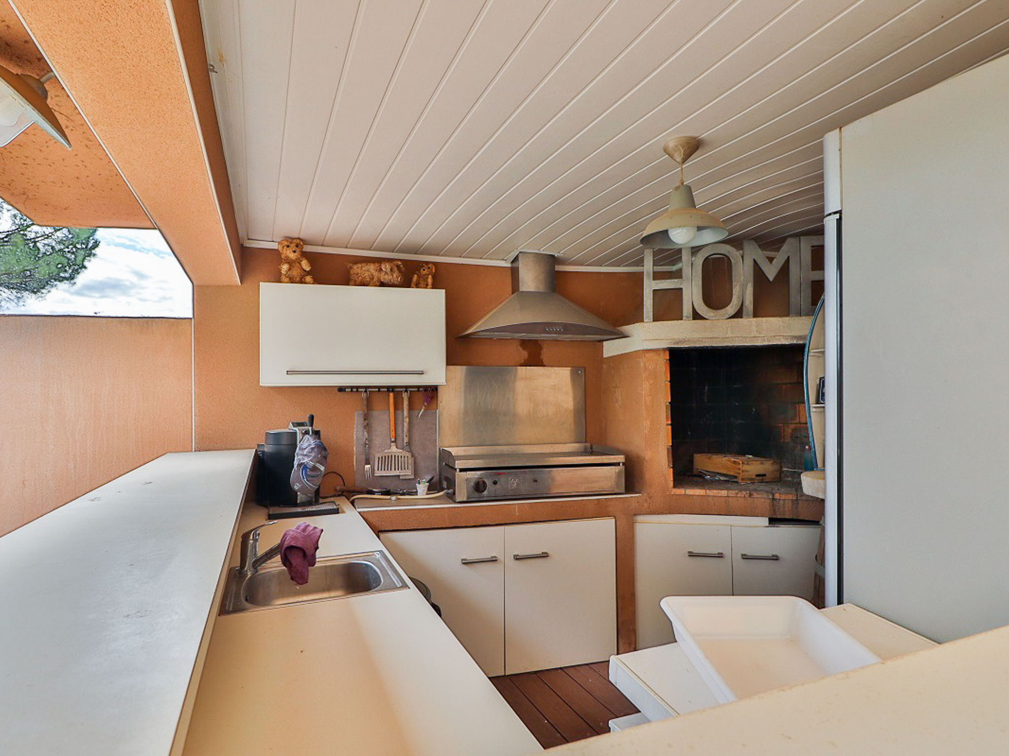 Maison La pinède – Cuisine et coin repas, photo 9 sur 20