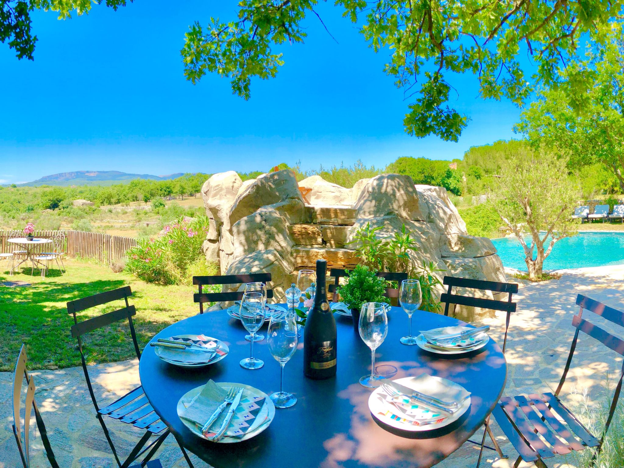 Privater Rückzugsort in den Bergen in Südfrankreich