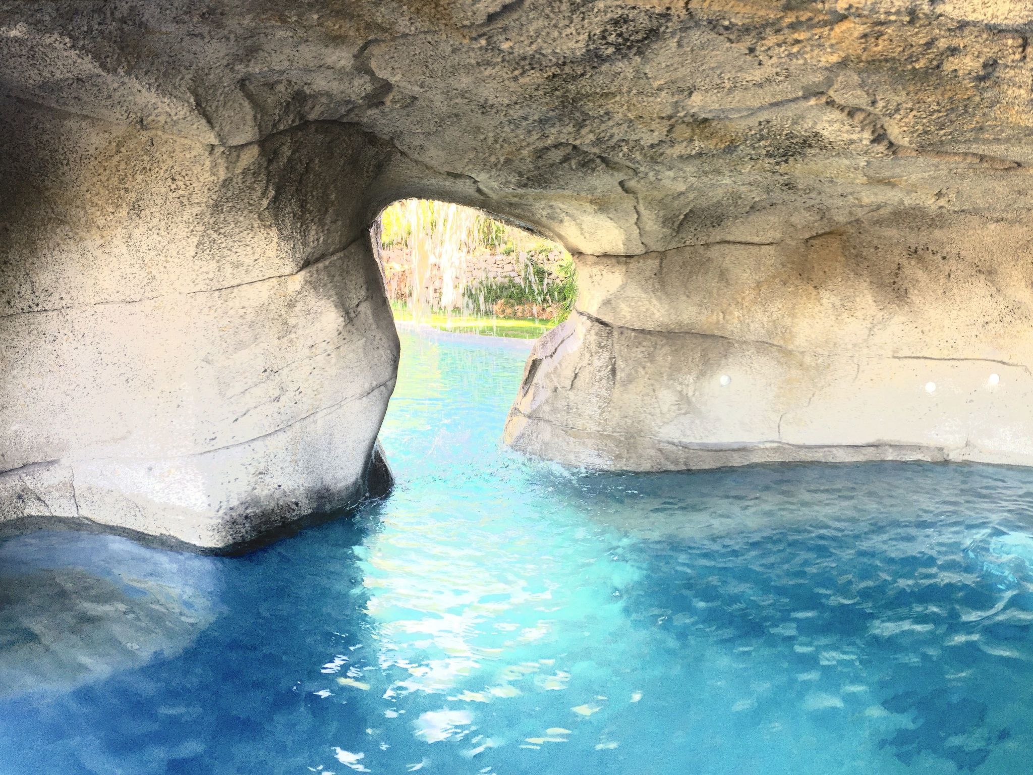 Privater Rückzugsort in den Bergen in Südfrankreich-Image-tags.info