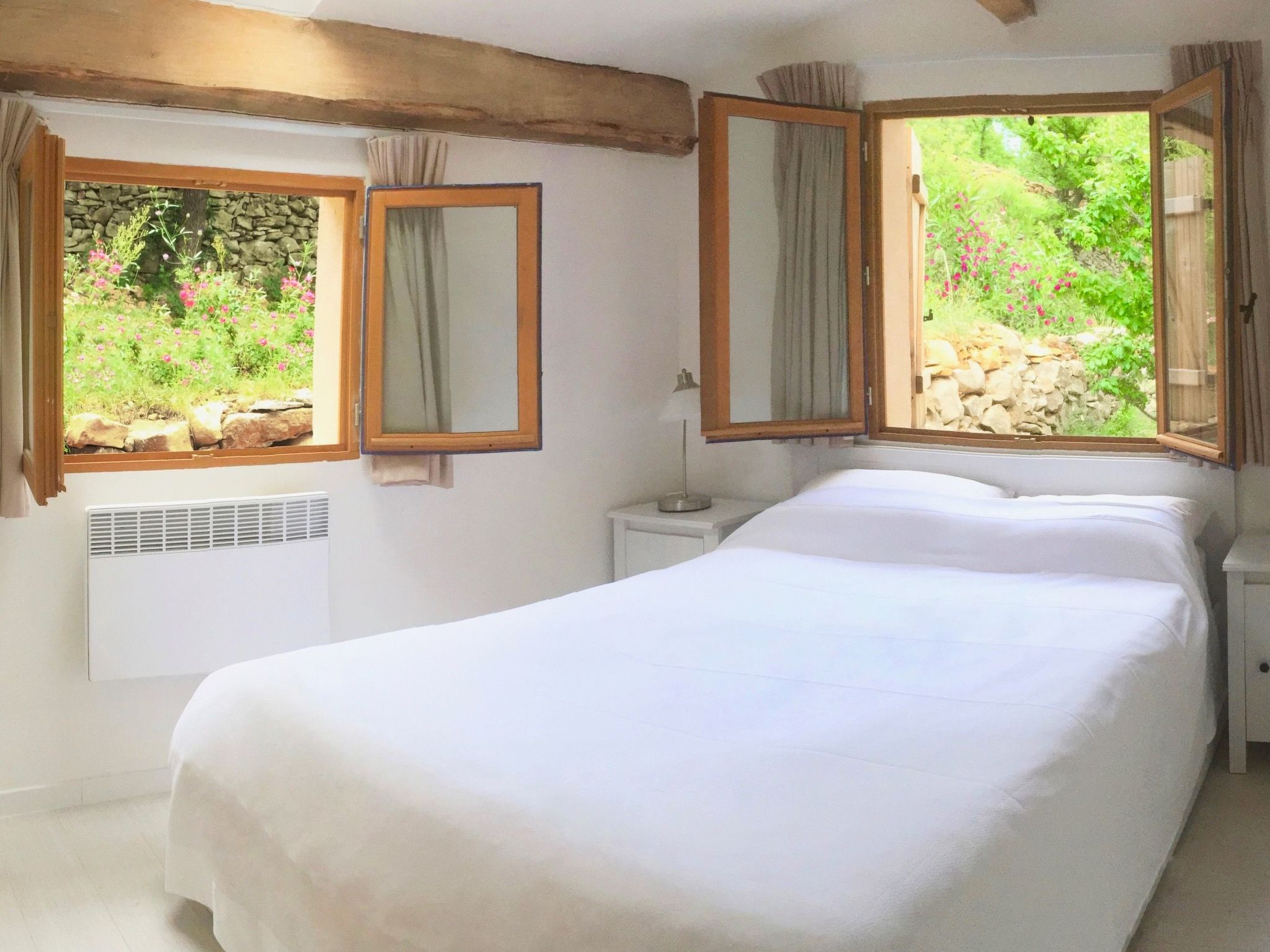 Privater Rückzugsort in den Bergen in Südfrankreich-Image-tags.info