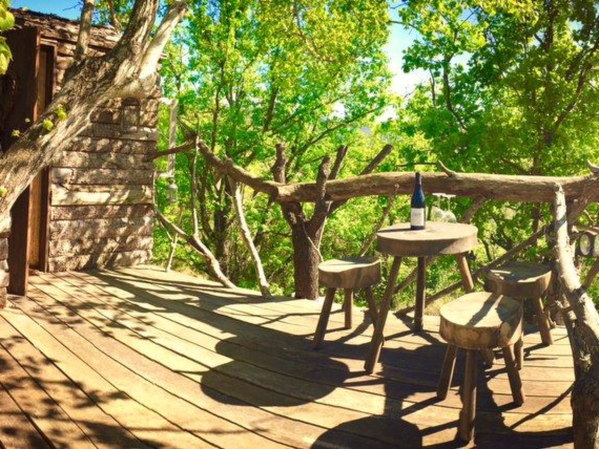 Privater Rückzugsort in den Bergen in Südfrankreich-Image-tags.info