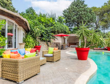 Villa du Soleil: Ruim vakantiehuis met verwarmd zwembad bij Nîmes - thumbnail 2